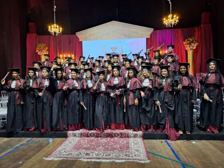 Faculdade de Ilhéus graduou novos bacharéis em Direito e em Odontologia