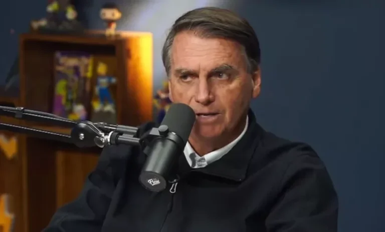 Bolsonaro e PF: Inquérito sobre Perturbação a Baleia Jubarte em São Sebastião Surpreende Advogado
